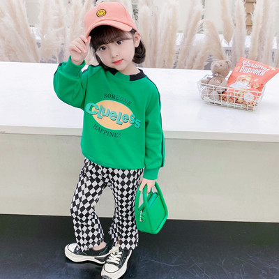 Dviejų dalių komplektas su palaidine ovaliu kaklu ir plačiomis kojelėmis