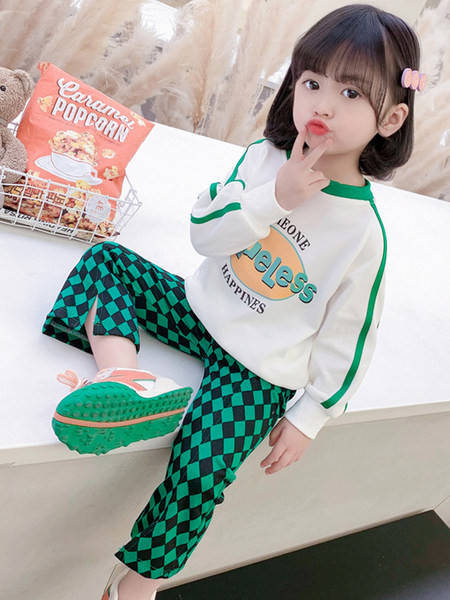 Dviejų dalių komplektas su palaidine ovaliu kaklu ir plačiomis kojelėmis