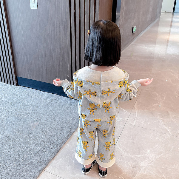 Model nou pentru copii de toamna pentru fete