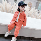 Set nou de toamnă din două piese cu design curat, cu buzunare și nasturi