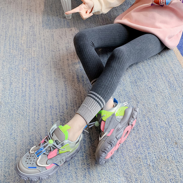 Dviejų spalvų prigludę vaikiški antblauzdžiai