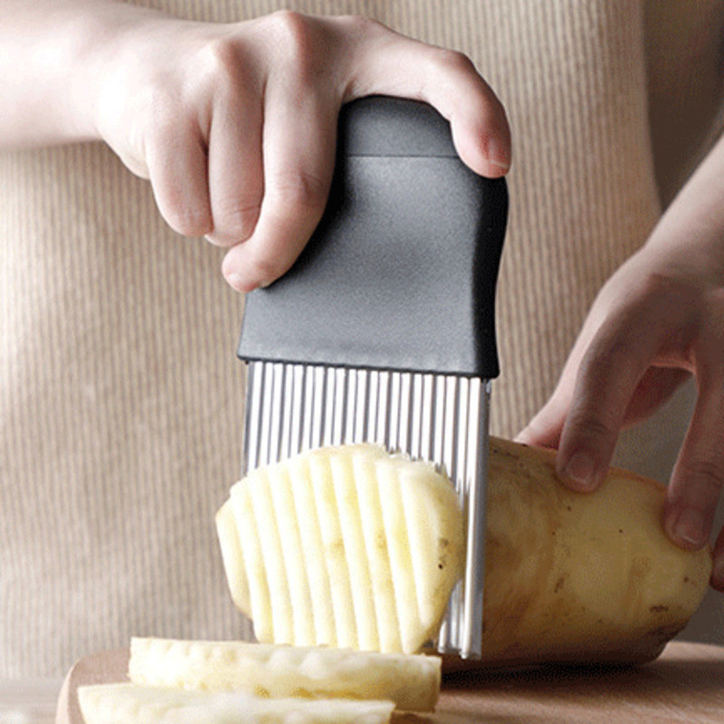 Hasábburgonya vágó burgonyaszeletelő rozsdamentes acél fogazott penge könnyen szeletelhető vágott zöldség gyümölcs szerszám hullám aprító kés 1db