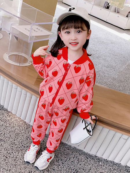 Vaikiškas dviejų dalių megztinis ir kelnės su braškėmis