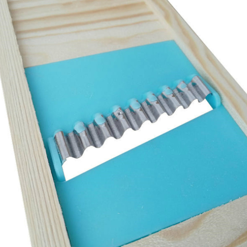 Masyvios medienos bulvių grotelių pjaustyklė Bulvių tinklinis gėlių daržovių pjaustyklė Gofruotas gėlių pjaustytuvas bangų peilis bulvių grotelių pjaustyklė