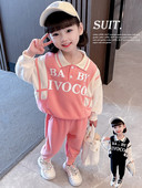 Set sport de pantaloni și bluză cu inscripție pentru fete