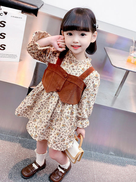 Παιδικό σετ με φλοράλ μοτίβα