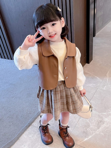 Novi model dječjeg kompleta u dvije boje