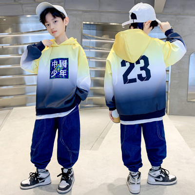 Vabaaja pükste ja pluusi komplekt poistele