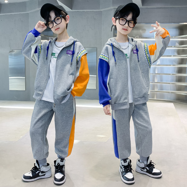 Dječji set s kapuljačom i vezicama