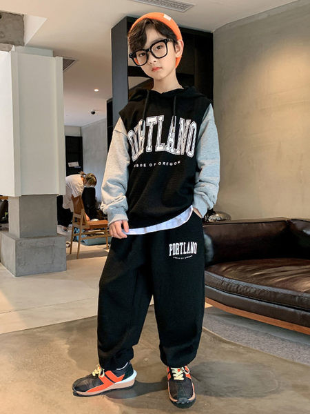 Set casual din doua piese, cu gluga si buzunar