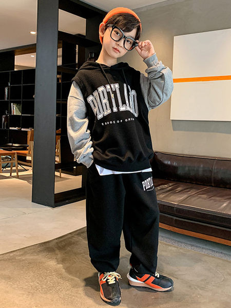 Set casual din doua piese, cu gluga si buzunar