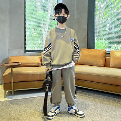 Sportski komplet hlača i bluze s printom za dječake