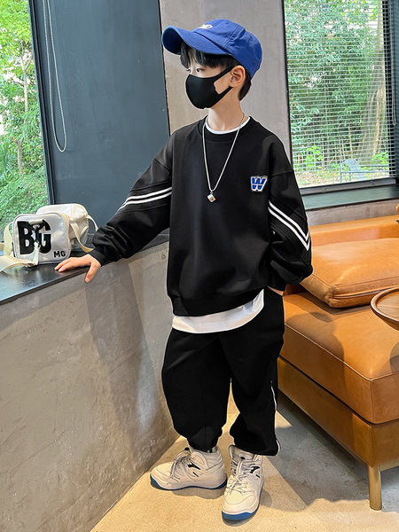 Sportski komplet hlača i bluze s printom za dječake