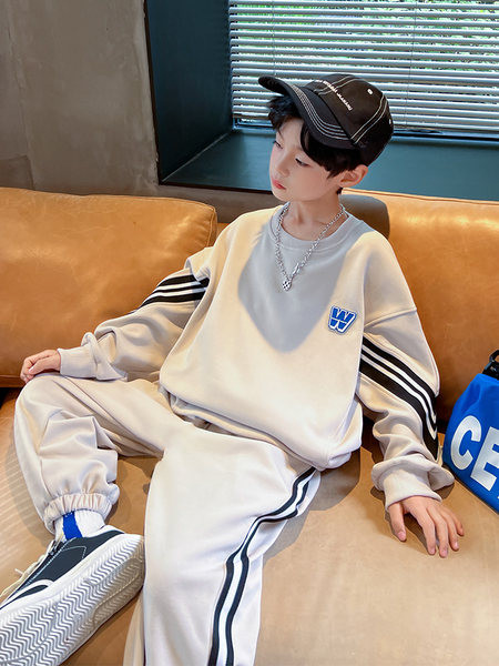 Sportski komplet hlača i bluze s printom za dječake