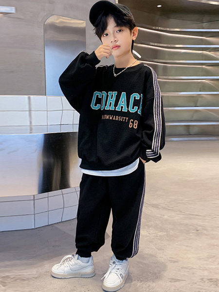 Dviejų dalių spausdintas sportinis rinkinys berniukams