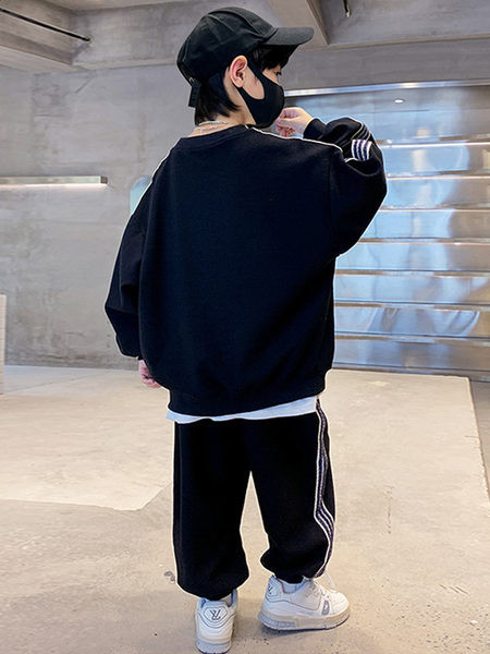 Dviejų dalių spausdintas sportinis rinkinys berniukams