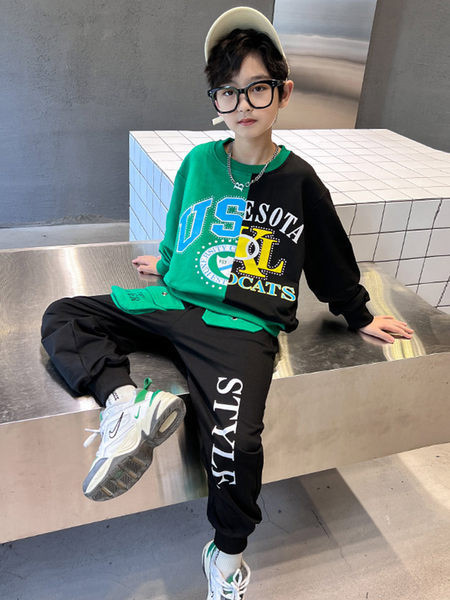 Dječji sportski set za dječake s džepom