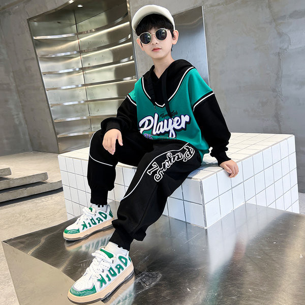 Naujo modelio dviejų dalių sportinis komplektas berniukams