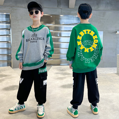 Set sport pentru copii de pantaloni si bluza cu imprimeu pentru baieti