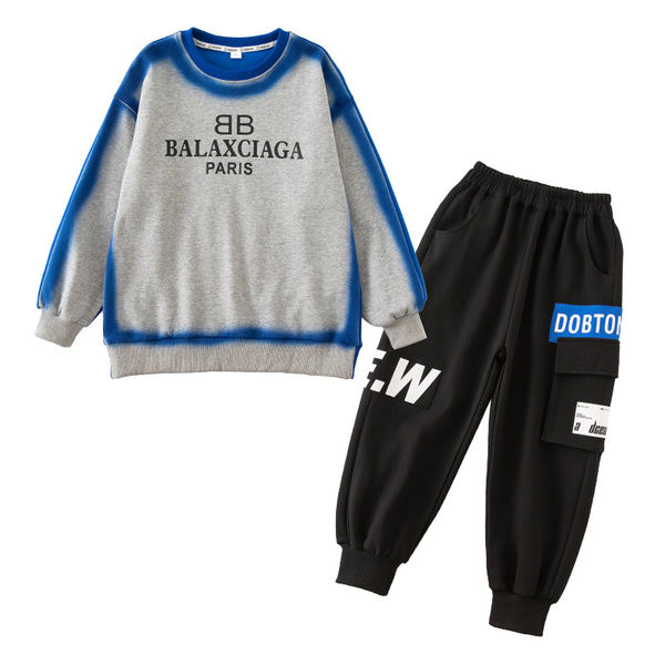 Set sport pentru copii de pantaloni si bluza cu imprimeu pentru baieti