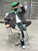 Dječji sportski komplet hlače i jakna s patentnim zatvaračem i logom za dječake