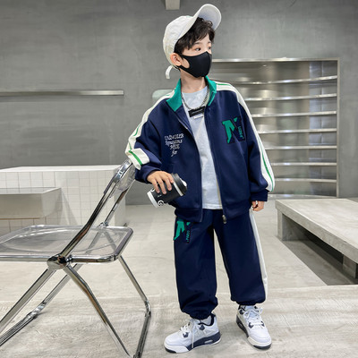 Dječji sportski komplet hlače i jakna s patentnim zatvaračem i logom za dječake