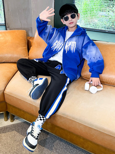 Naujo modelio rudens sportinis komplektas berniukams