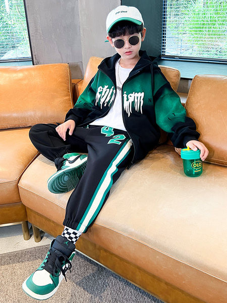 Naujo modelio rudens sportinis komplektas berniukams