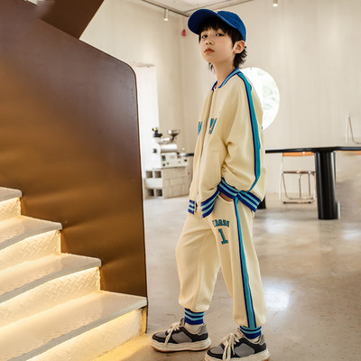 Set sport pentru copii pentru baieti cu imprimeu si decolteu in V