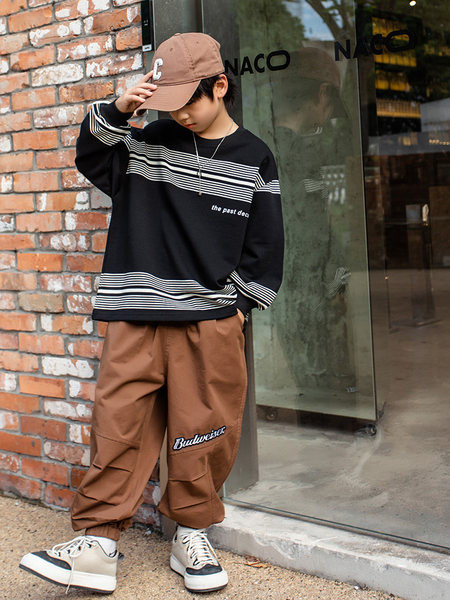 Set casual de pantaloni largi și bluză cu dungi pentru băieți