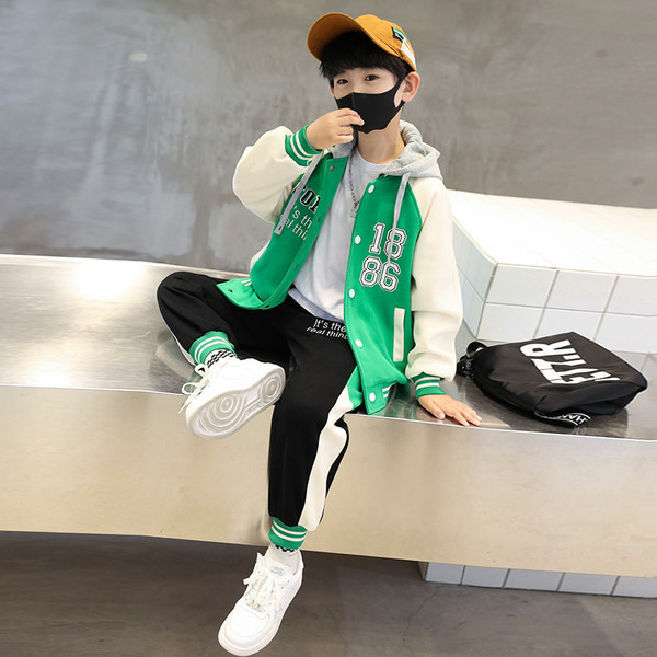 Set sport pentru baieti model drept