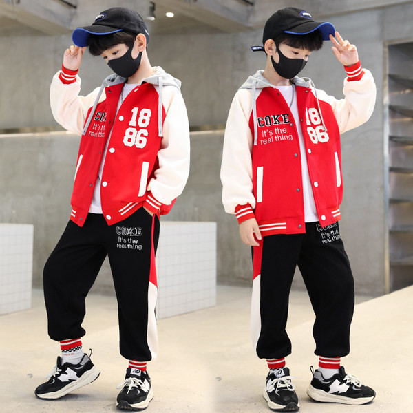 Set sport pentru baieti model drept