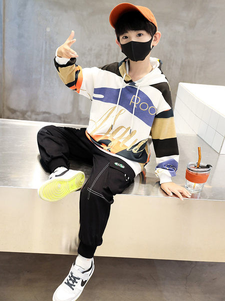 Dječji sportski set s vezicama i kapuljačom