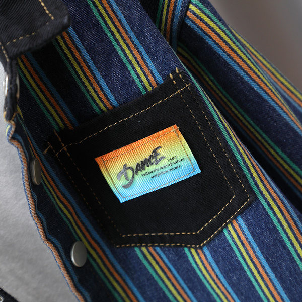 Set pantaloni cu buzunar în dungi și bluză cu nasturi pentru băieți