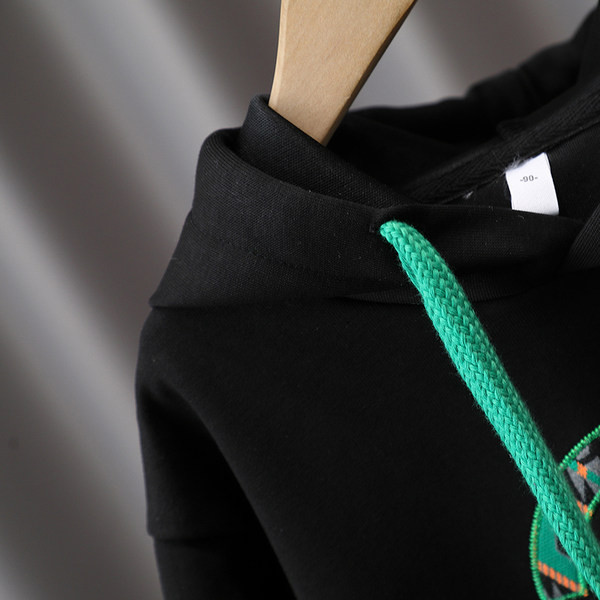 Berniukų laisvalaikio rašto surišamos kelnės ir palaidinės komplektas