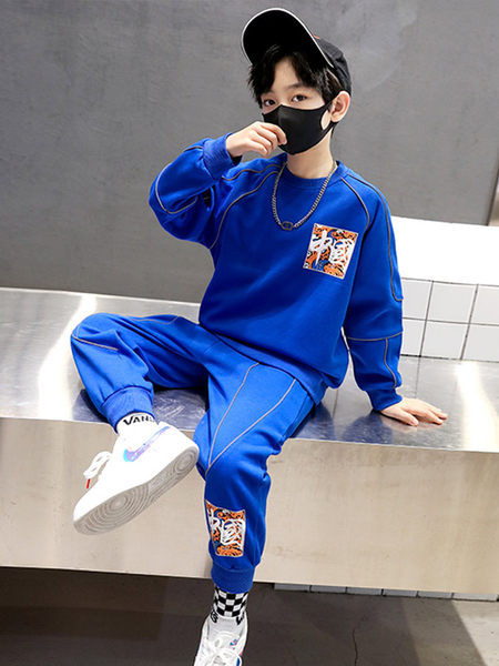 Dječački komplet sportskih hlača i bluze s printom