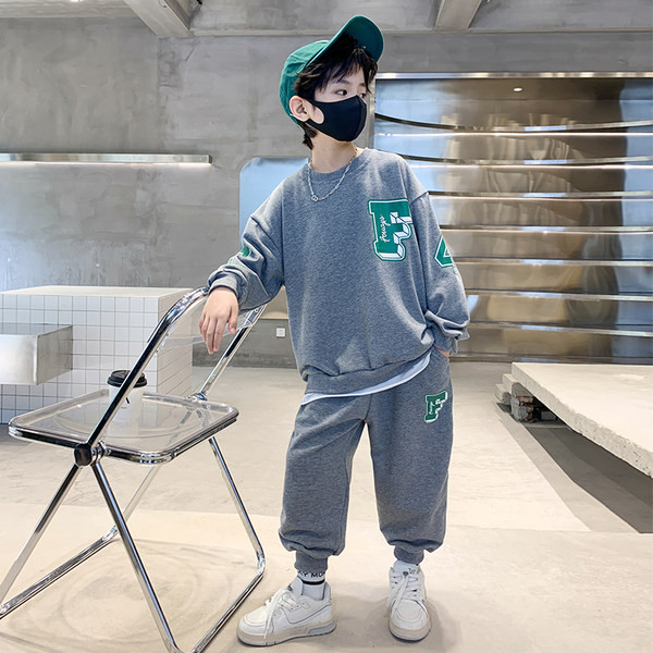 Set casual baieti cu imprimeu si buzunar