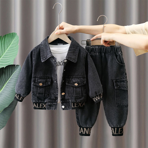 Vaikiškas komplektas su klasikine apykakle ir kišene