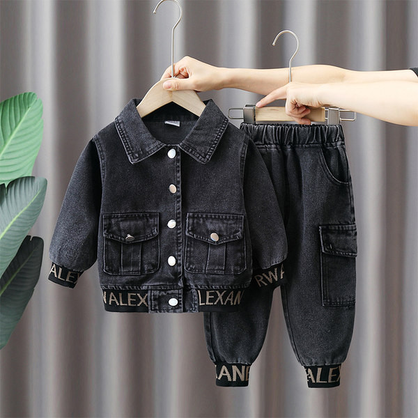 Vaikiškas komplektas su klasikine apykakle ir kišene