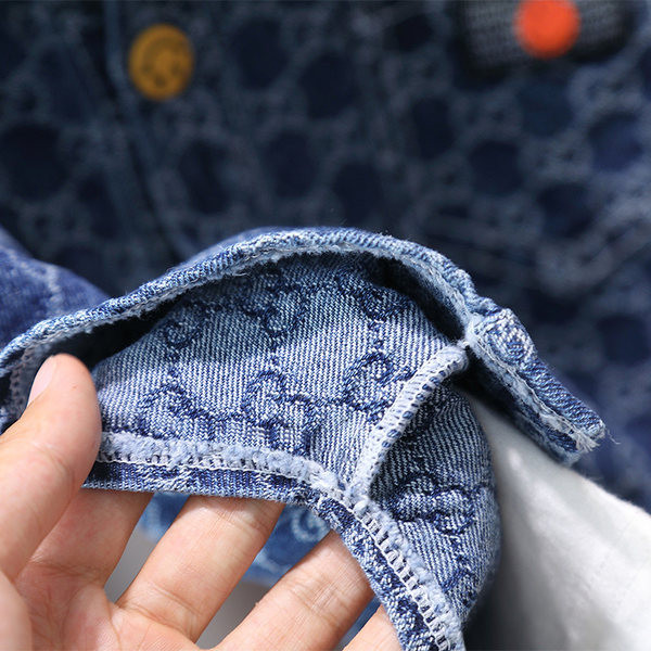 Įprastas vaikiškas sagų rinkinys