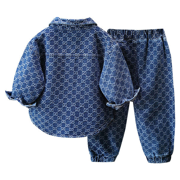 Įprastas vaikiškas sagų rinkinys