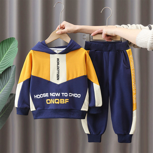 Dječji set s kapuljačom i džepom