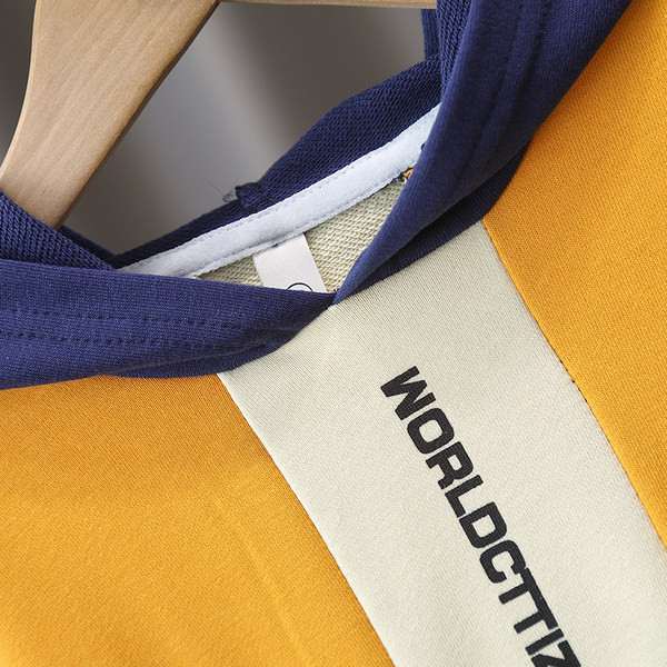 Dječji set s kapuljačom i džepom