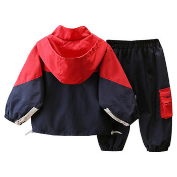 Спортен комплект от яке с цип и панталон с джоб за момчета