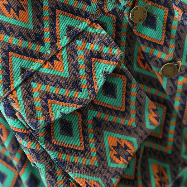 Novi model dječjeg kompleta s klasičnom kragnom