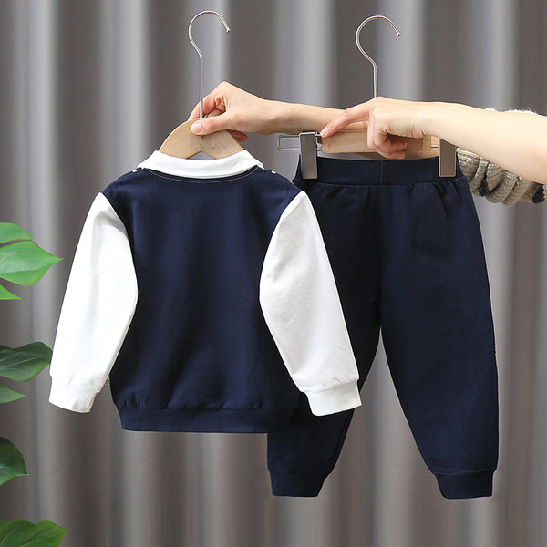 Elegáns kétrészes szett - blúz és nadrág fiúknak