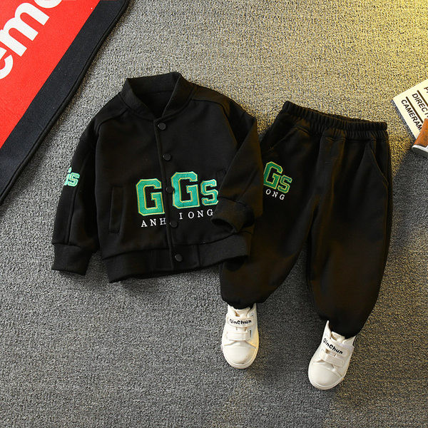 Berniuko dviejų dalių rinkinys su atspaudu