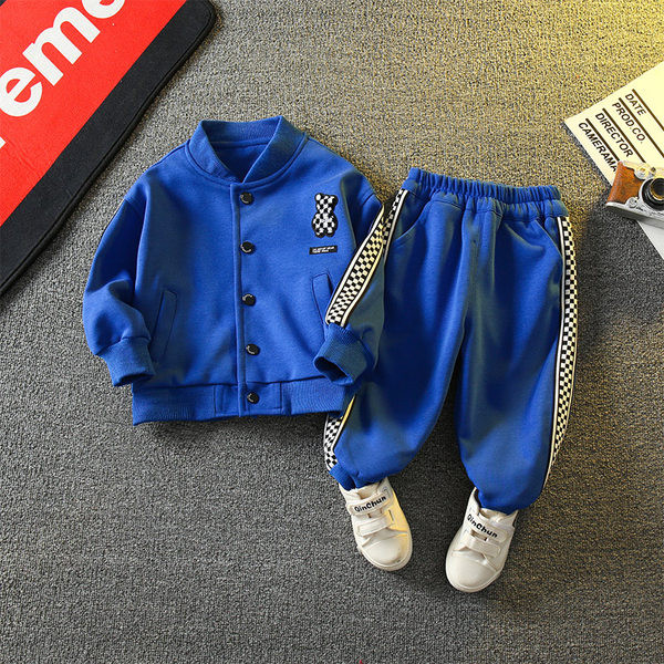 Vaikiškas rinkinys su sagutėmis ir apvadu