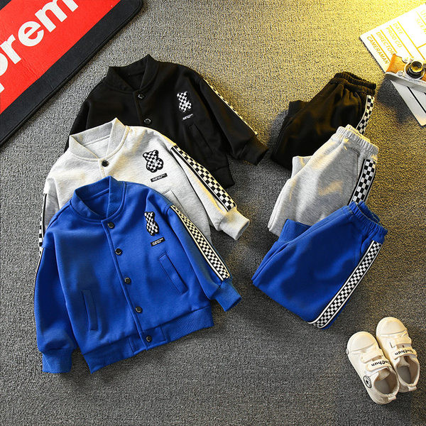 Vaikiškas rinkinys su sagutėmis ir apvadu