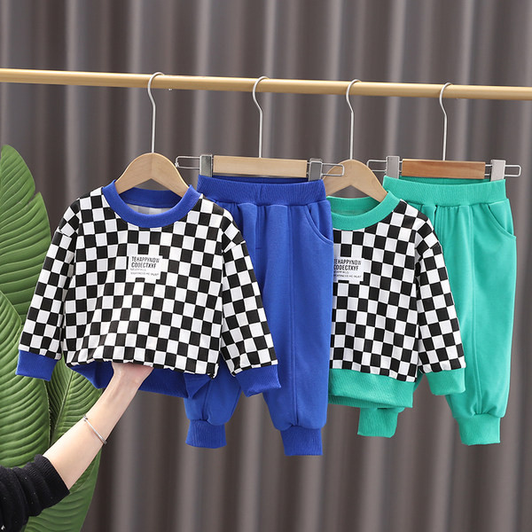 Dvodijelni dječji komplet bluza i donji dio